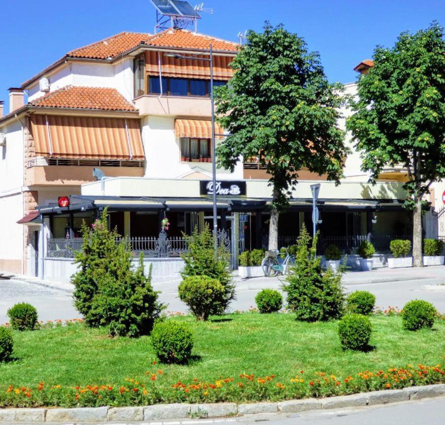 Vila A Hotel Korce Exterior foto